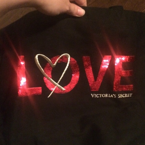 NWT huge VS tote ❤️ - Picture 2 of 8